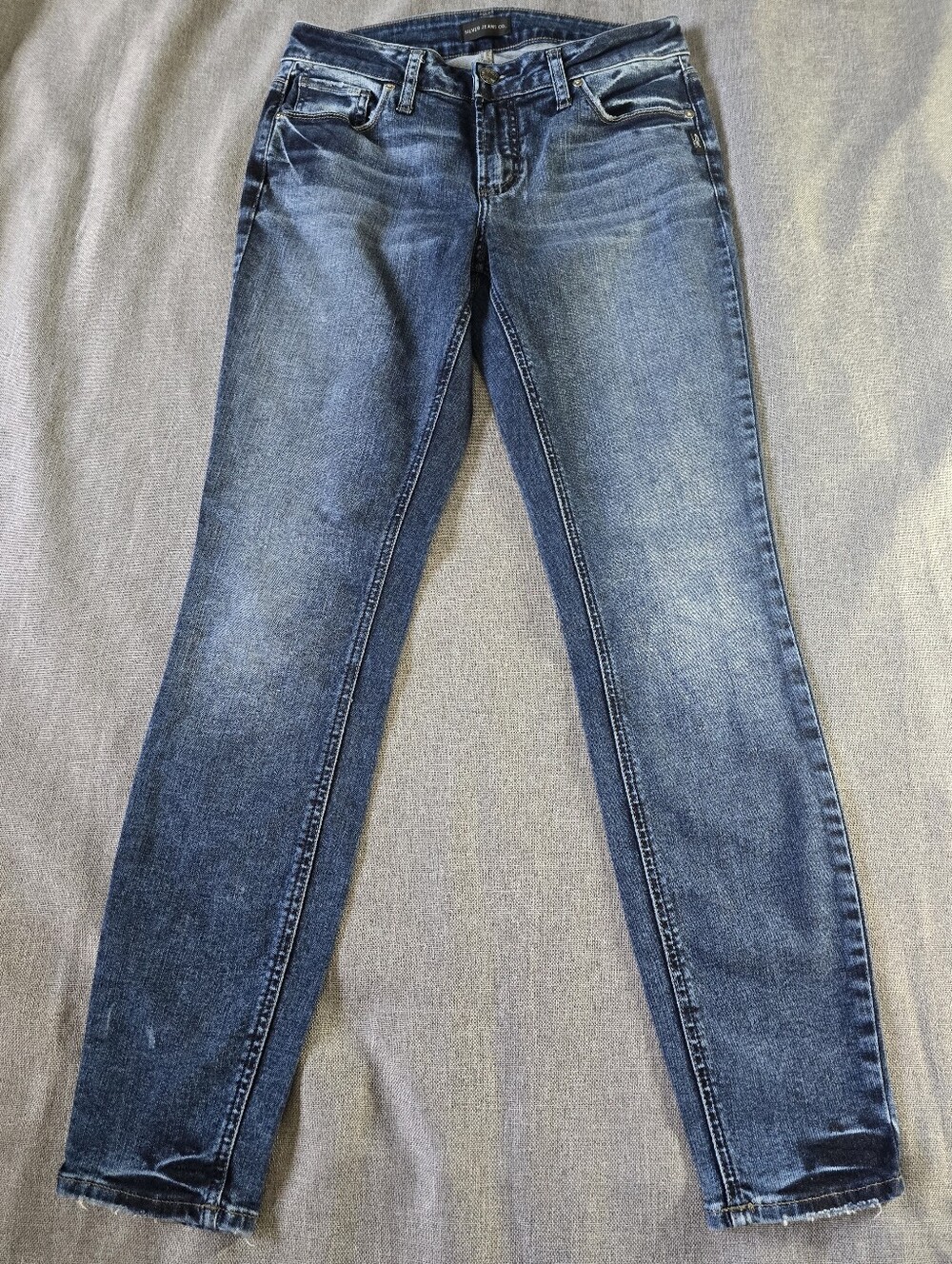 Silver Jeans Else Skinny Jeans in Washed Blue Size W27/L29